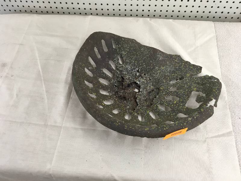 lot 570 image: Vintage Tractor Seat