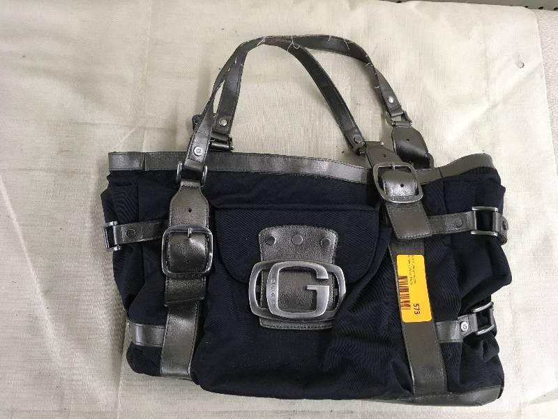 lot 573 image: Purse