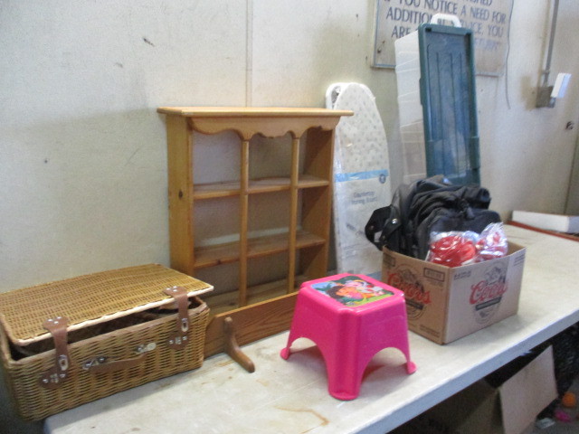 Shelf units and bags & baskets