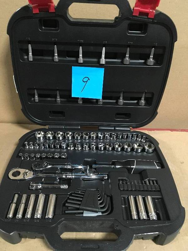 lot 9 image: Husky Mechanics Tool Set (92-Piece)  in good condition