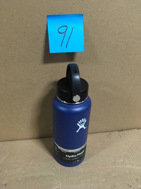 lot 91 image: HYDRO FLASK BOTTLES 32 oz Wide Mouth   in good condition