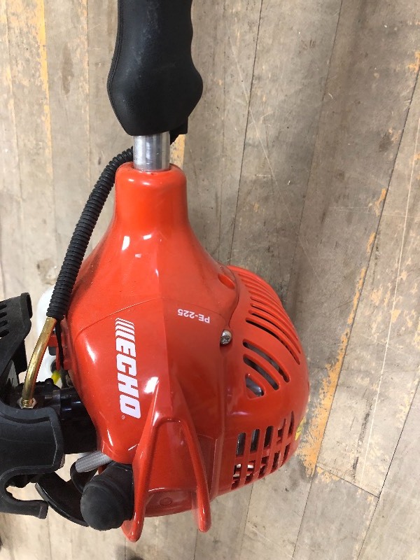 lot 118 image: ECHO 21.2cc Gas 2-Stroke Cycle Edger in working conditions