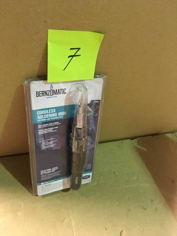 lot 7 image: Bernzomatic ST500T Auto Ignite Butane Torch in good condition