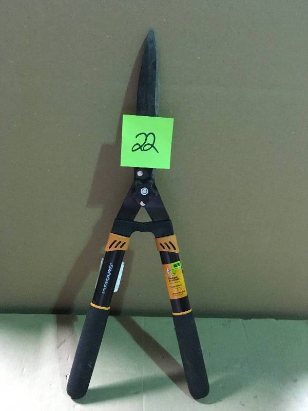 lot 22 image: 8 in. Steel Blades with Steel Handled Hedge Shears in good condition