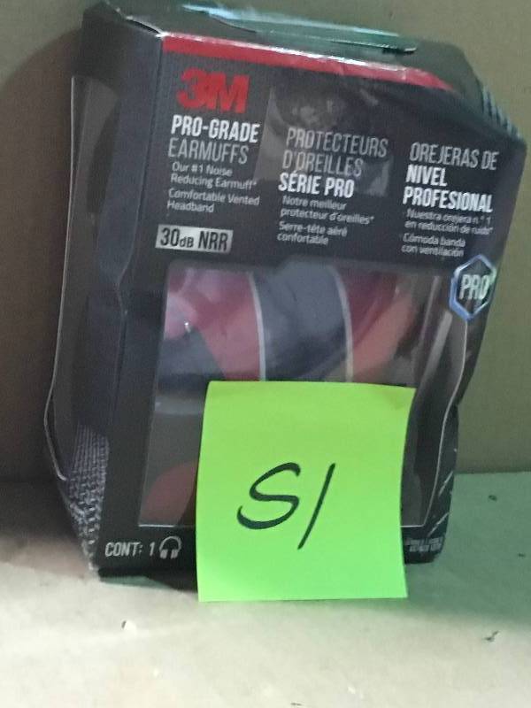lot 51 image: 3M 30 dB Reusable Steel Earmuffs Black 1 pair in good condition