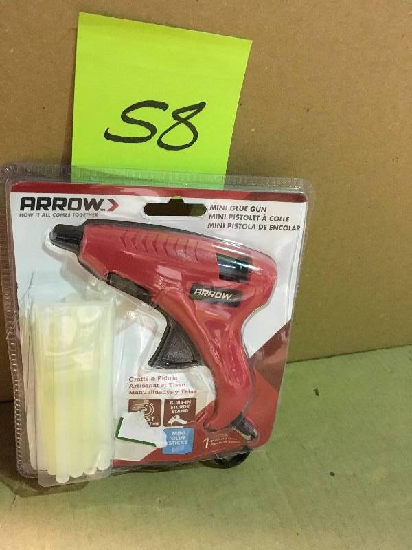 lot 58 image: Arrow Fastener Mini Glue Gun in good condition