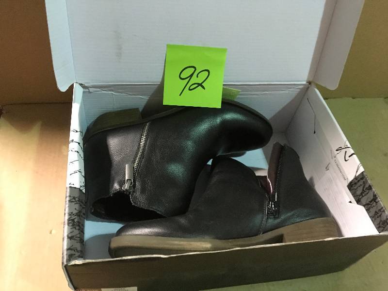 lot 92 image: Kensie Womens Ghita Black Leather Short Ankle Boots - Black - Size 9 not used
