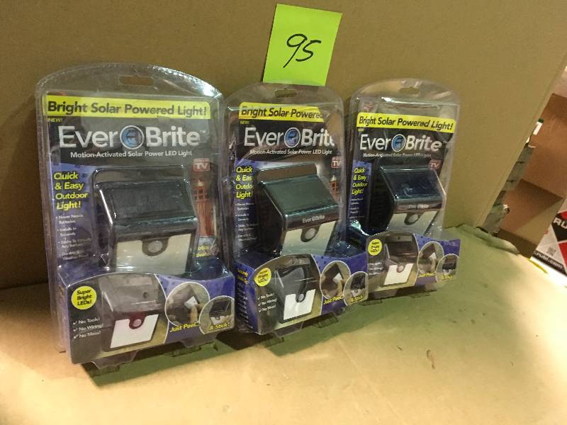 lot 95 image: Ever Brite Solar LED White Light Single Pack QTY 3 not used