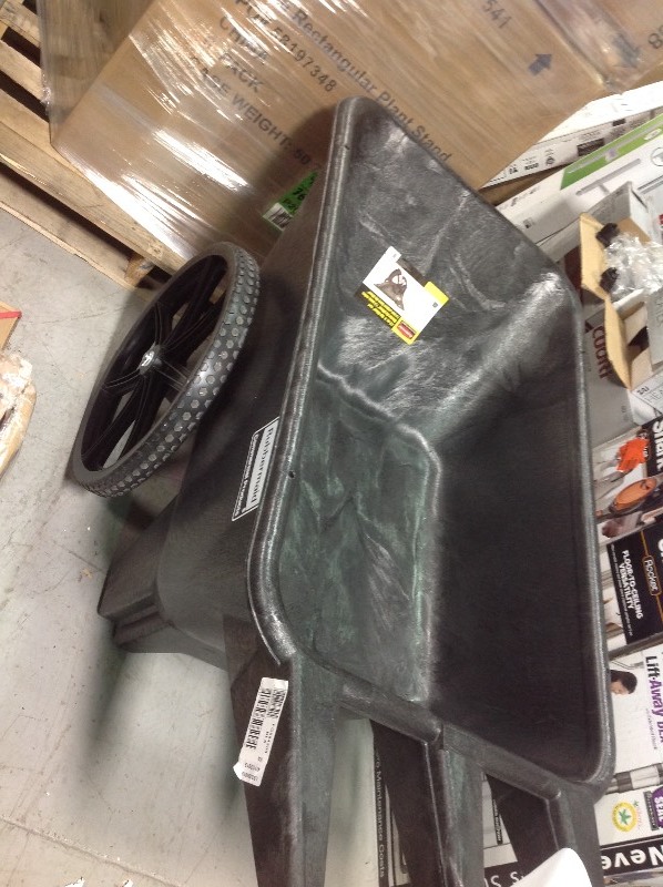 lot 112 image: Rubbermaid Commercial Products 7.5 cu. ft. Plastic Yard Cart in good conditions