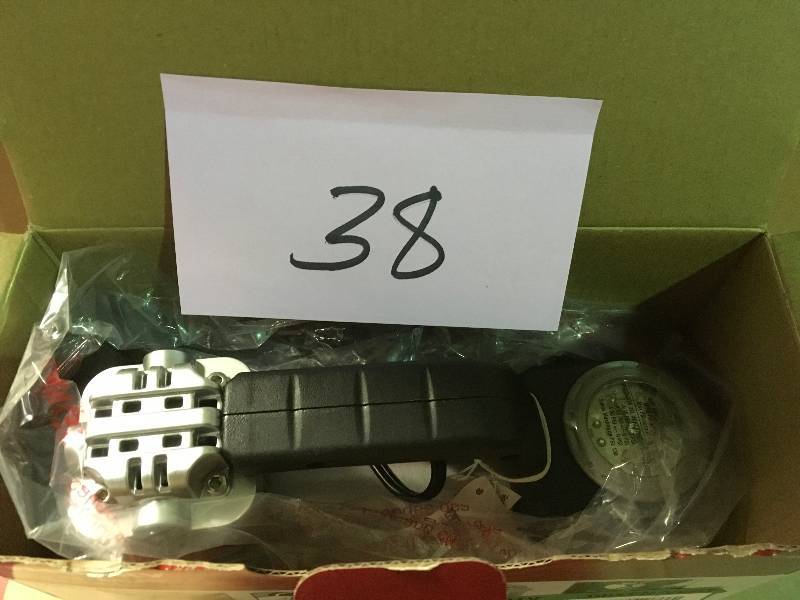 lot 38 image: Husky 12-Volt Inflator  in good condition