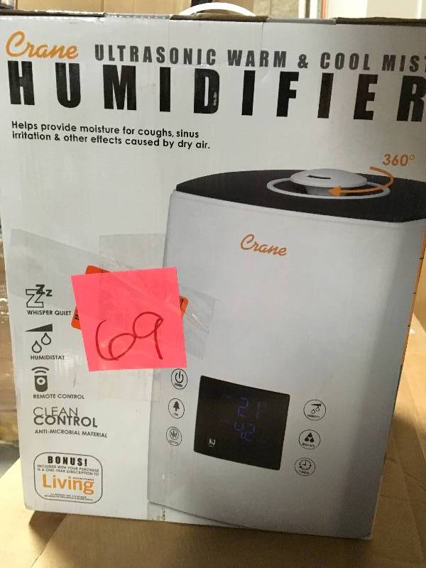lot 69 image: Crane Classic Digital Warm and Cool Mist Humidifier in White in good condition