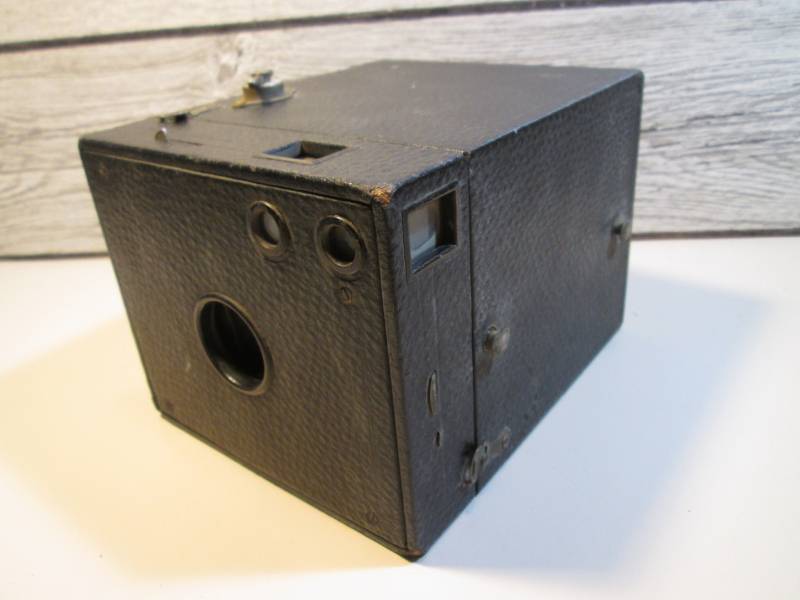 lot 5 image: Vintage Camera  RM4...