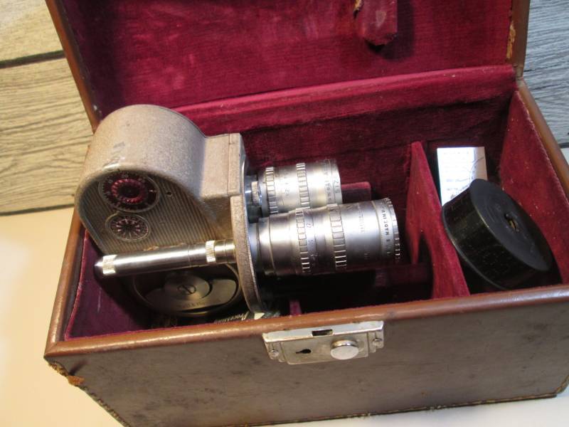 lot 6 image: Vintage Bell & Howell 8mm Camera in...