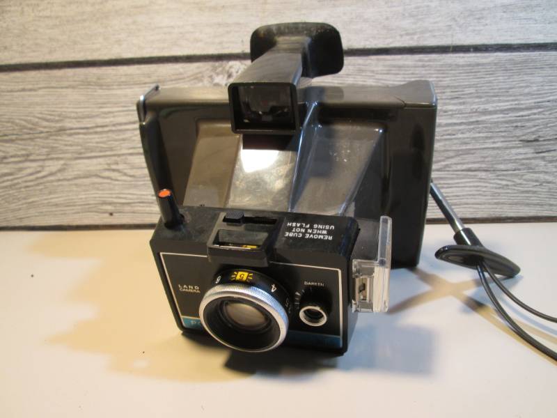 lot 11 image: Vintage Polaroid Colorpack II Land ...