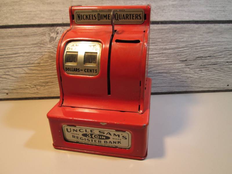 lot 32 image: Vintage Metal Cash Register Coin Ba...