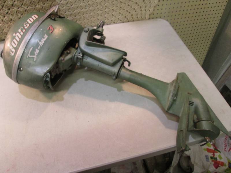 lot 48 image: Vintage Johnson Sea-Horse 3 Outboar...