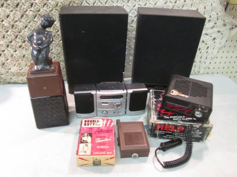 lot 61 image: Lot of Misc See Photos  F-0...