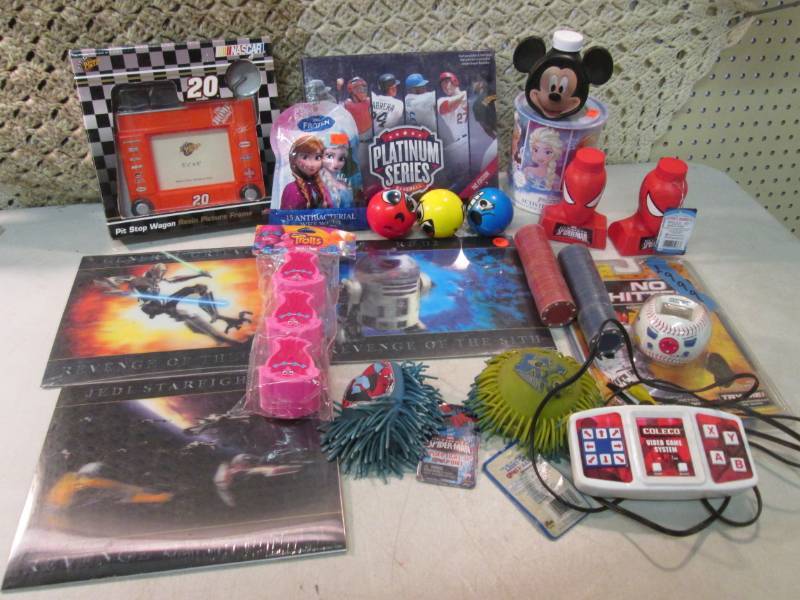 lot 63 image: Lot of Misc See Photos  F-0...
