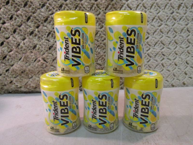 lot 74 image: 5 Containers of Trident Vibes 40 Co...