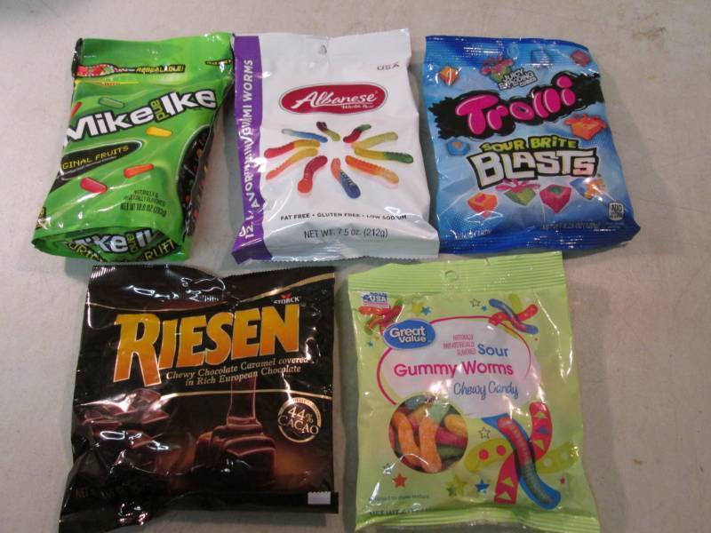lot 79 image: 5 Bags of Assorted Candy Best by da...