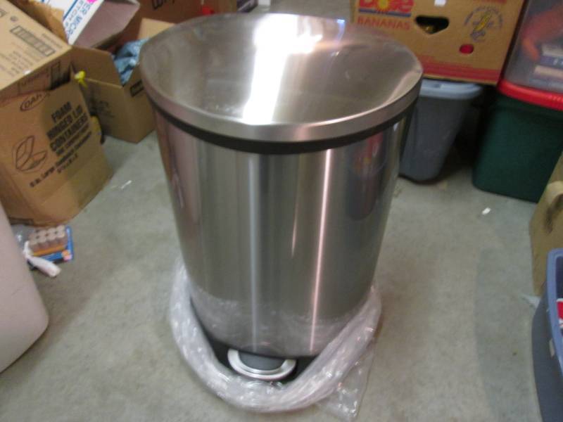 lot 92 image: Stainless Step-On Flip Lid Garbage ...