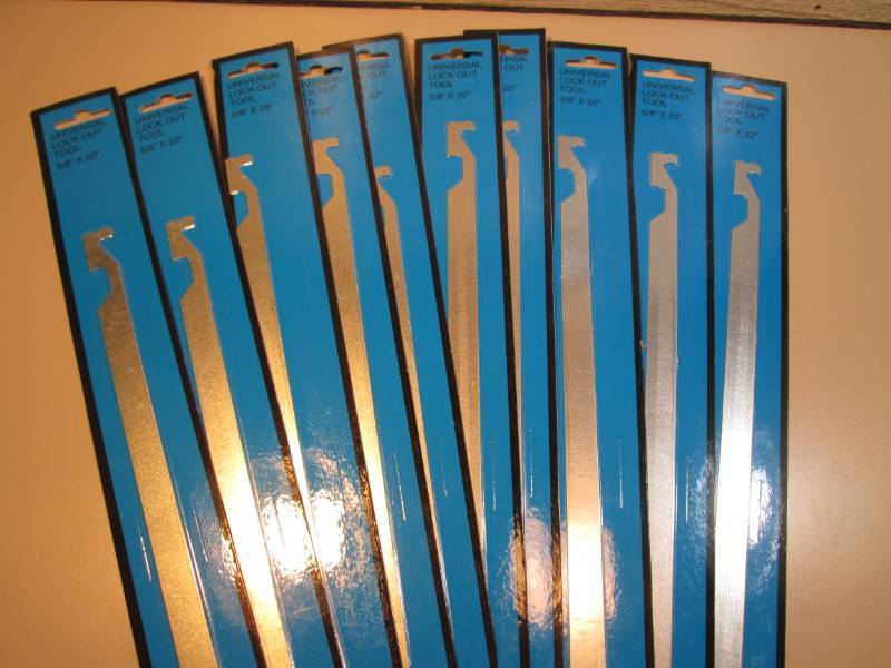 lot 97 image: Lot of 10 Universal Lockout Tools 5...