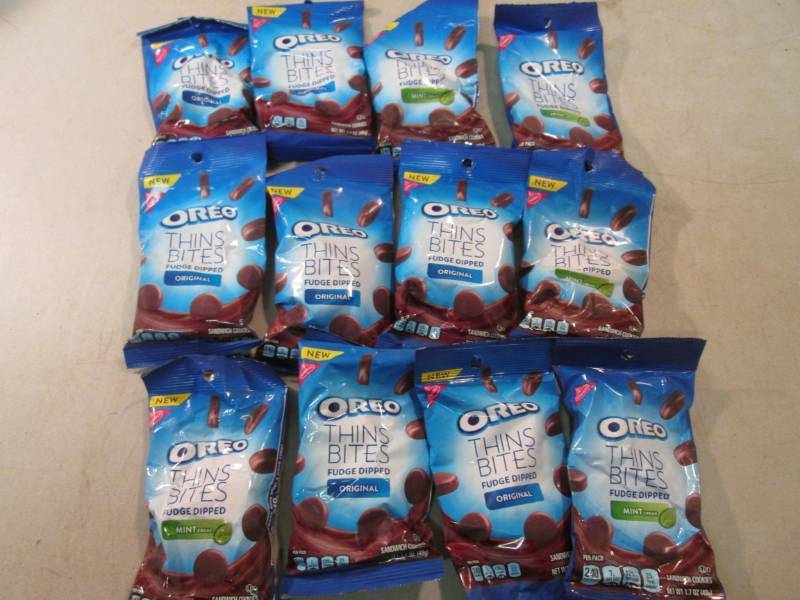 lot 159 image: 12 Bags of Oreo Thins Bites Fudge D...