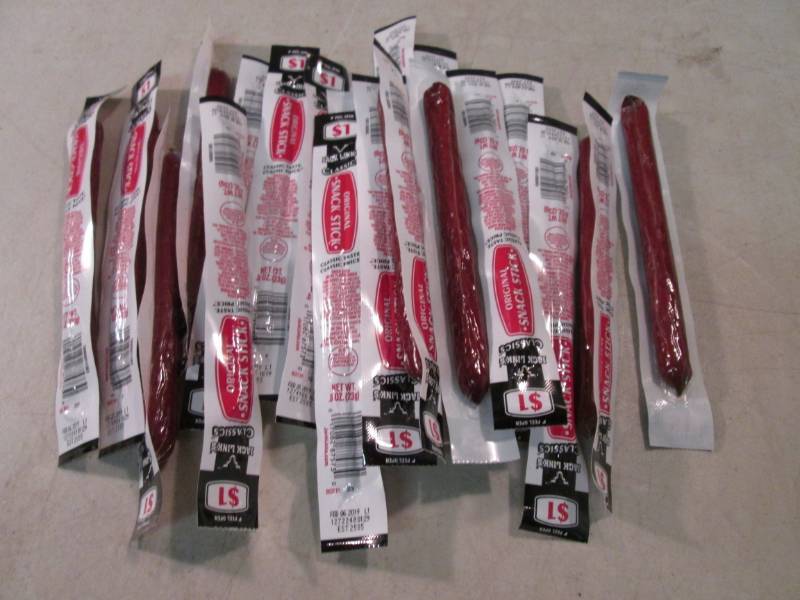 lot 180 image: 20 Jack Links Original Snack Sticks...