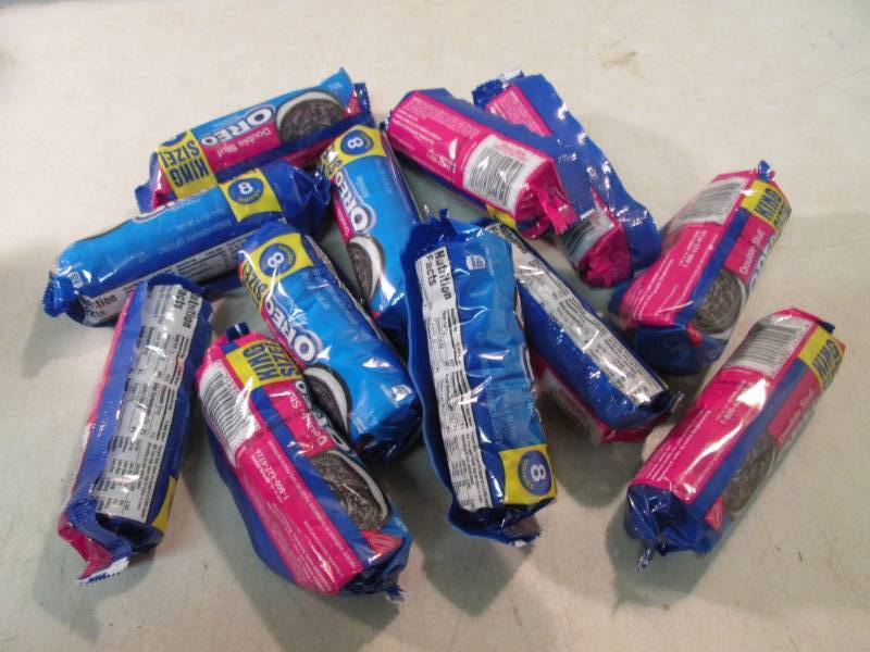 lot 186 image: 12 Packs of Double Stuff Oreo Cooki...
