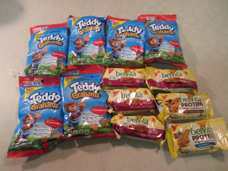lot 204 image: Assortment of Teddy Grahams and Bre...