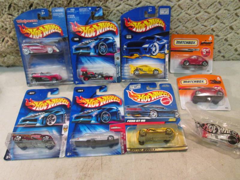 lot 217 image: Hot Wheels and Matchbox Cars  EC1...