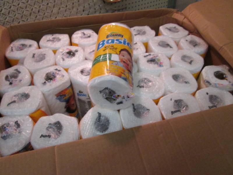 lot 278 image: 30 Rolls of Paper Towels D-2T...