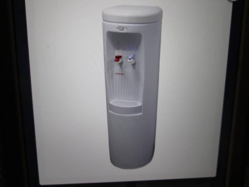 lot 283 image: Oasis Floorstand Hot & Cold Water C...