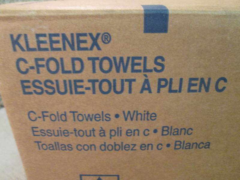 lot 285 image: Case of 2400 Kleenex C-Fold Towels ...