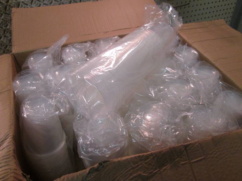 lot 287 image: Case of 1000 12 ounce Translucent P...