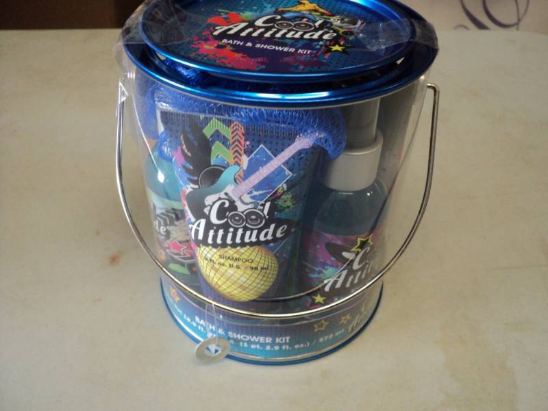 Cool Attitude Bath and Shower Kit...
