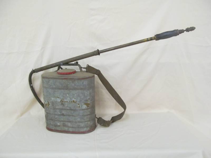 lot 14 image: vintage Indian Fire Pump