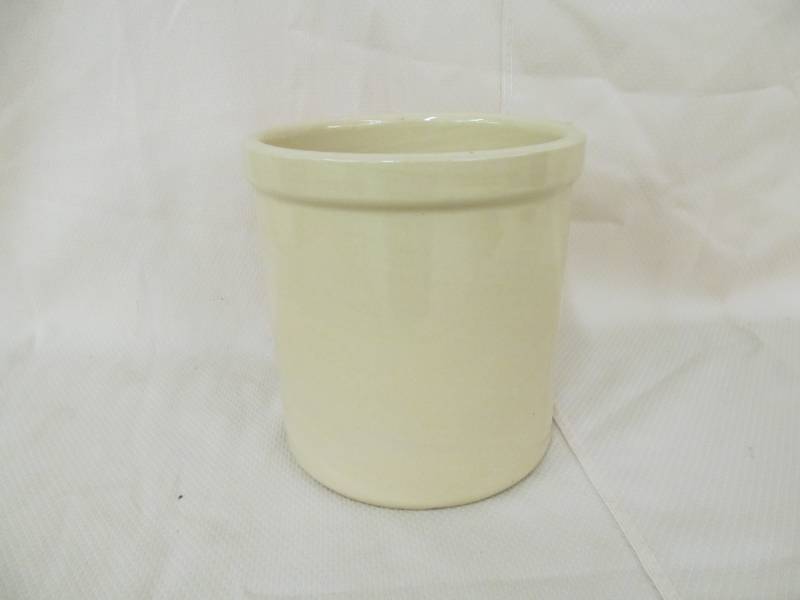 lot 25 image: crock jar