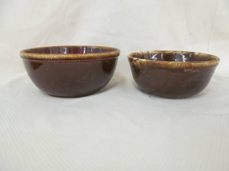 lot 29 image: vintage brown drip bowls