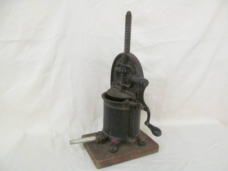 lot 43 image: Enterprise sausage stuffer