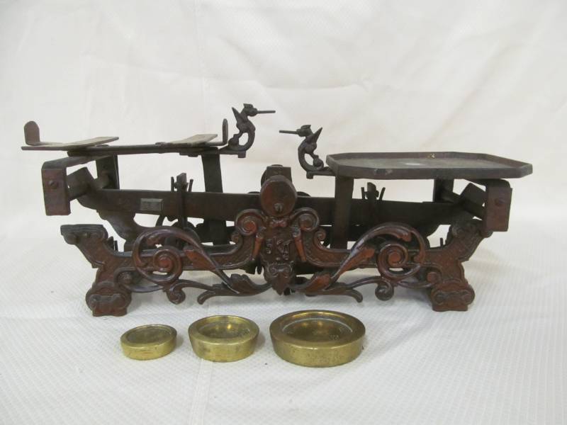 lot 62 image: vintage scale