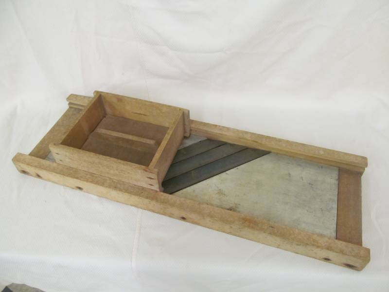 lot 66 image: Kraut root slicer