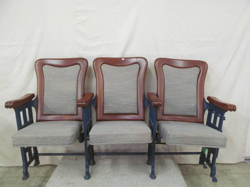 lot 85 image: antique Theater chairs