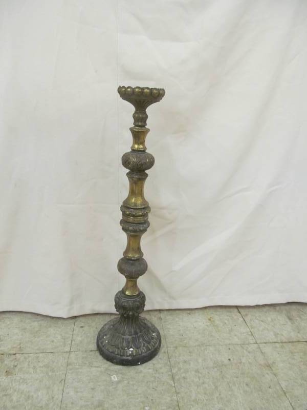 lot 90 image: ashtray stand