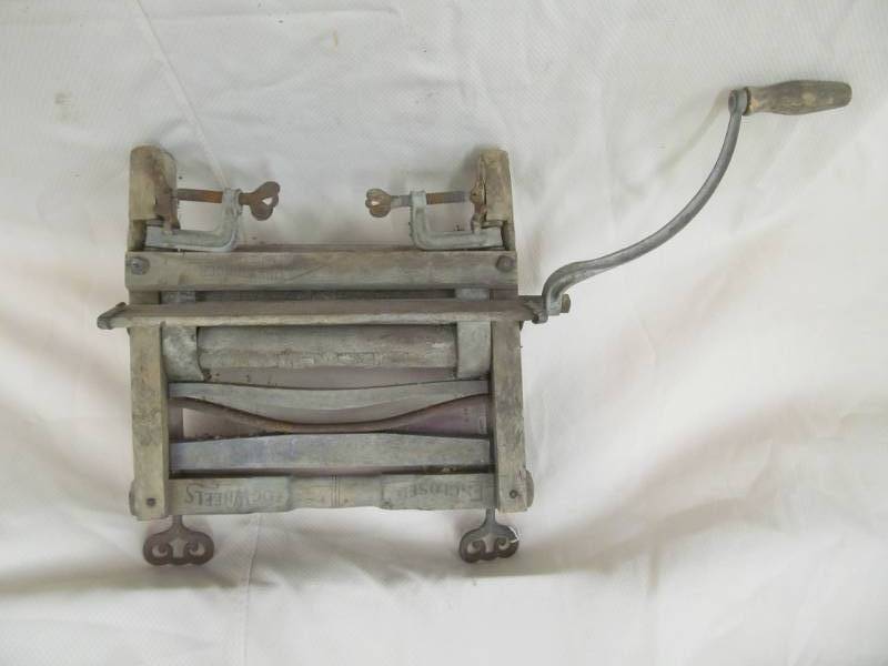 lot 96 image: Vintage Montgomery Wards Wringer