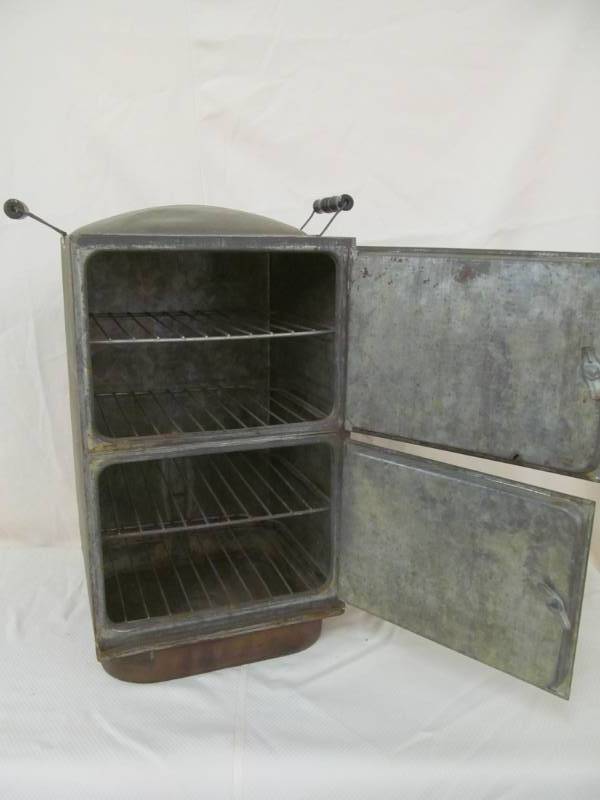 lot 101 image: vintage Conservo plate warmer