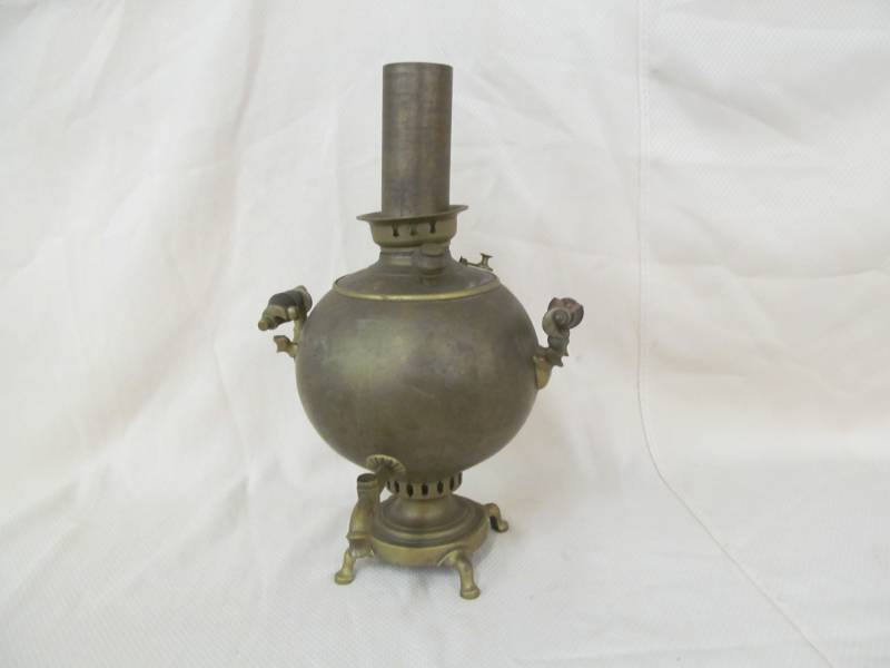 lot 129 image: vintage brass footed item