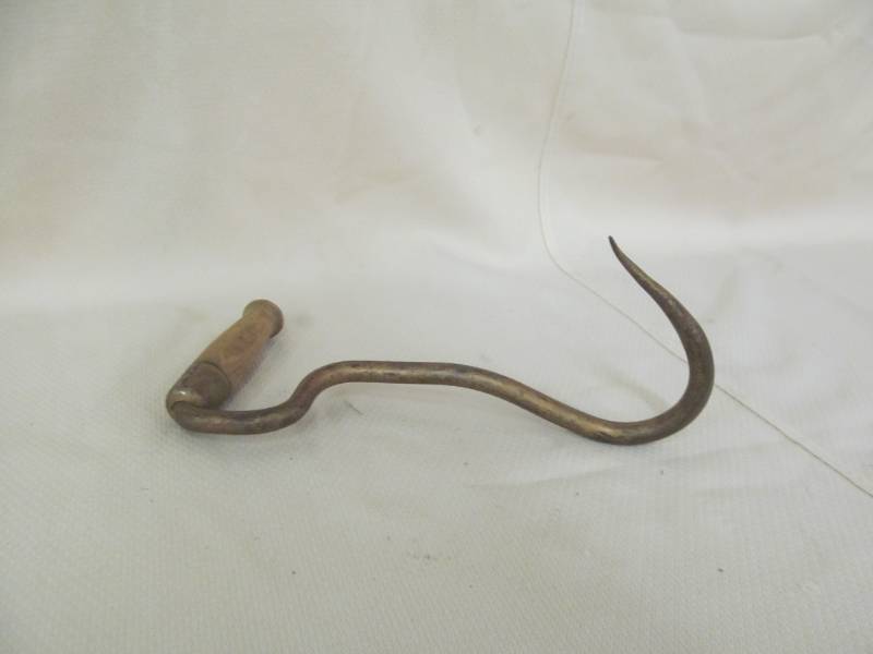 lot 146 image: bale hook