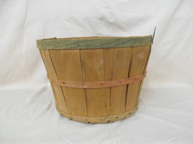 lot 148 image: apple bushel basket