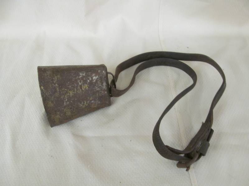 lot 150 image: collar ,cow bell